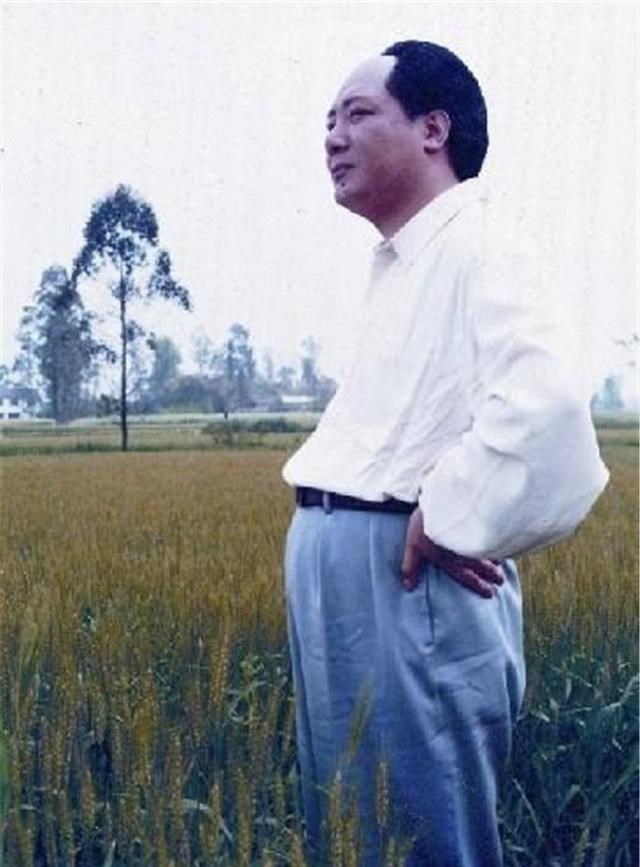 |和主席长相相似的陈燕，后来成为扮演主席的女演员，家人却很苦恼