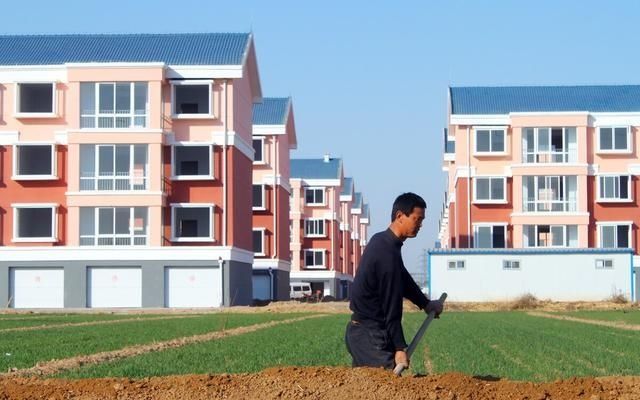 农村宅基地|三种子女不能继承农村宅基地，想要保存宅基地，“地随房走”要懂