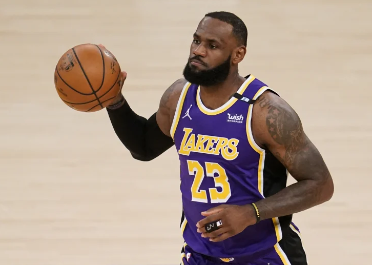 篮网队|篮网6消息，火箭迎两利好，两名嘴不支持詹皇，乐福示好利拉德