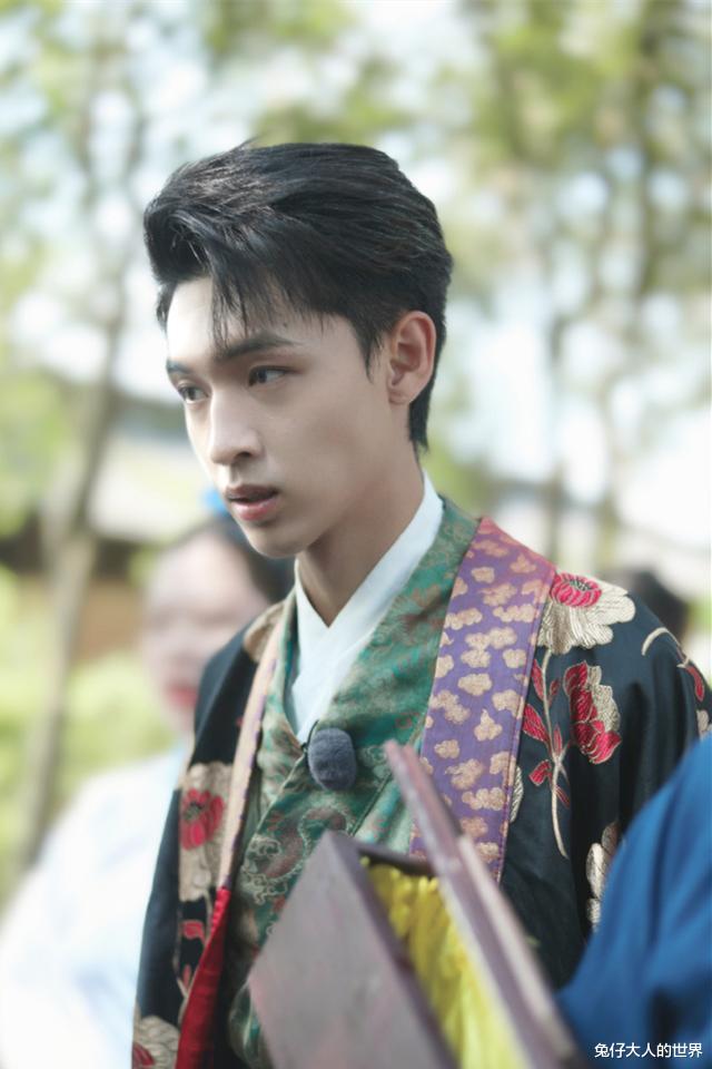 德云社|德云社秦霄贤古装造型曝光，引发网友热议，这简直就是德云社花魁