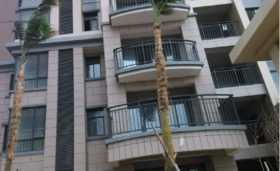 买房遇到这种阳台就避开,装修才知头疼,一点小改动也不允许