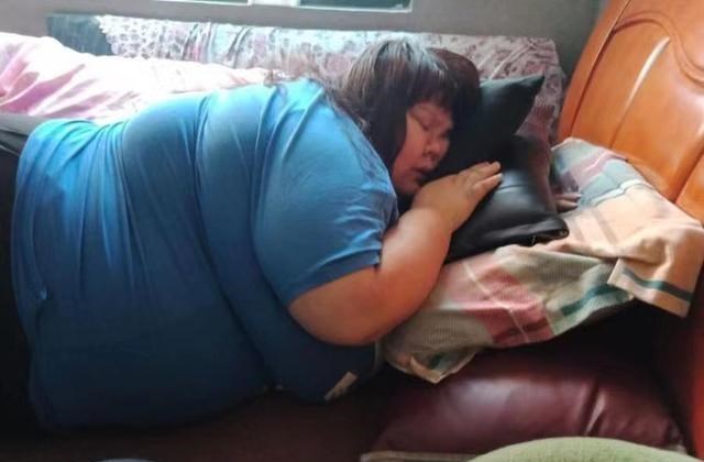 校花|校花被老公“疯狂投食”，喂到332斤，校花：知道老公爱我不恨他