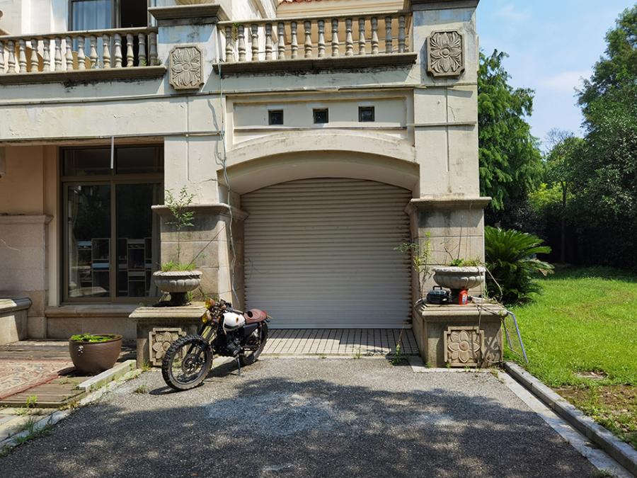 别墅|【法拍房】近日上海一栋418平别墅被以起拍价807万拍下！