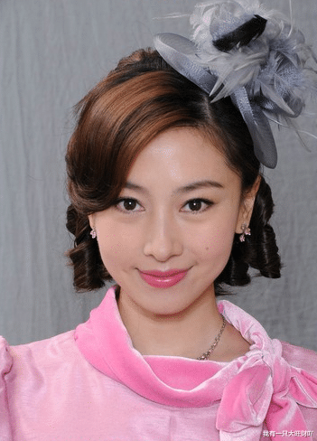 马可|《名媛望族》易懿芳是豪门千金，为爱甘愿为妾，却换不来丈夫的爱