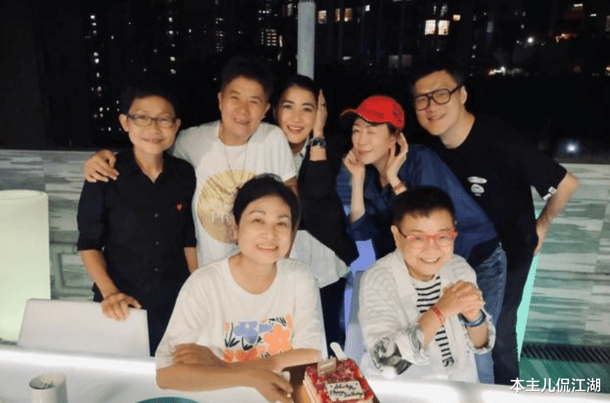 袁洁莹|52岁袁洁莹苍老难认，曾沦为刘銮雄玩物，隐瞒28年，未婚无子真相让人唏嘘