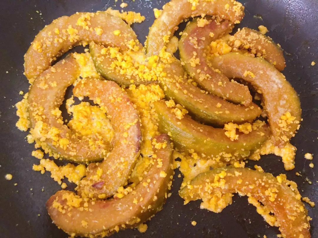 婴幼儿常识|国药育儿知识:蛋黄焗南瓜 | 香喷喷的手指食物!