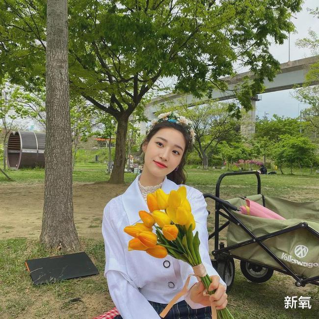 杜华|娱乐圈新晋换头宝,从眼睛到下巴都是整的,只有头发是真的