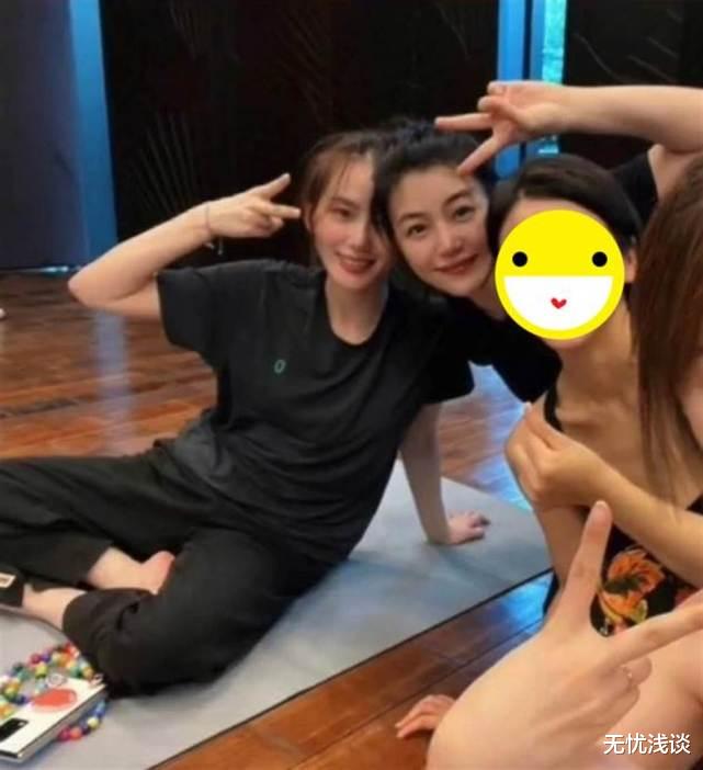 刘诗诗|陈妍希、刘诗诗练瑜珈照曝光，两位女神罕见同框，画面美到最高点