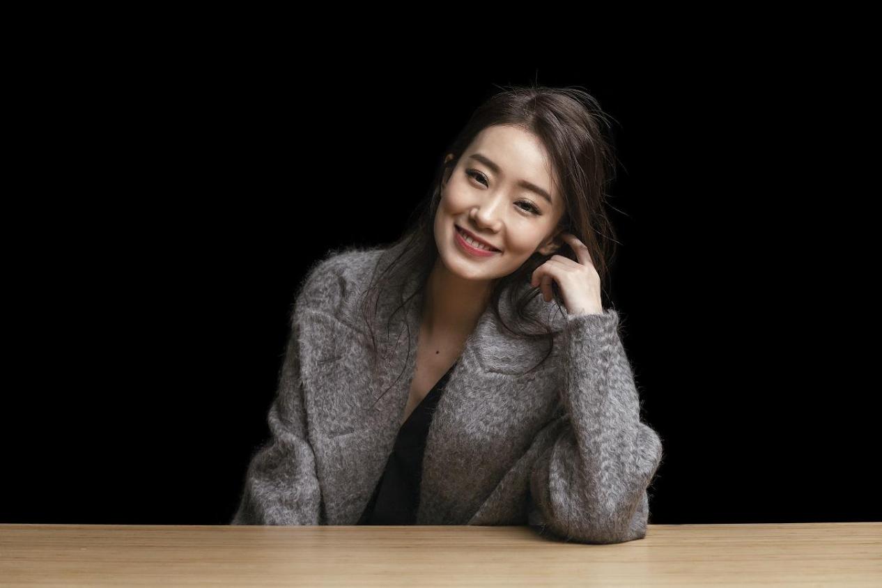 贾玲|冯巩带她上4次春晚，怎么都捧不红，谁知贾玲一带便火遍全国