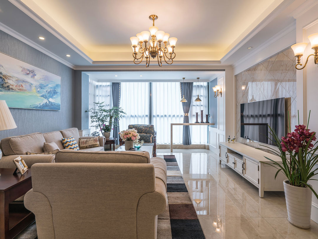 以素雅为基调,加上精致的家具和设计,营造轻松舒适的家居空间