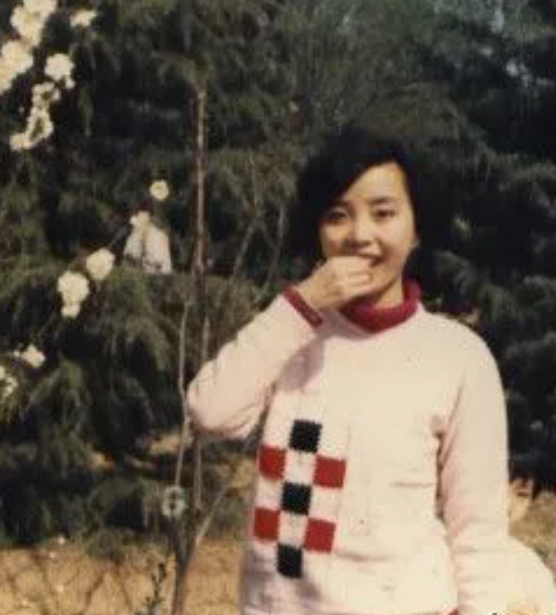 1994年,清华学霸朱令,惨遭室友投毒,如今48岁的她怎样了?