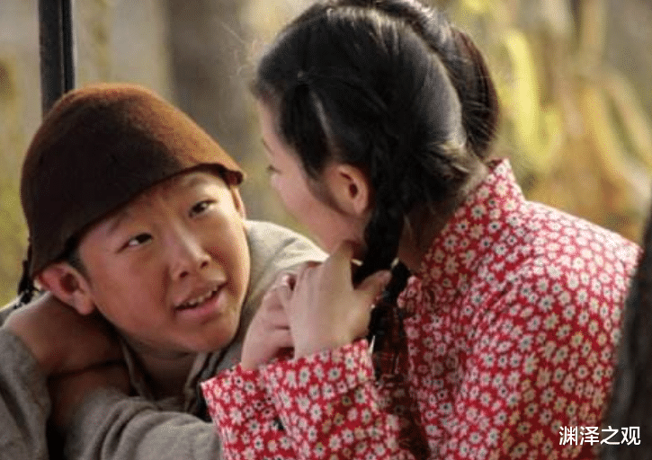 侯祥|明星侯祥:9岁停止发育,36岁身高不到1米6,和妻子同框像母子