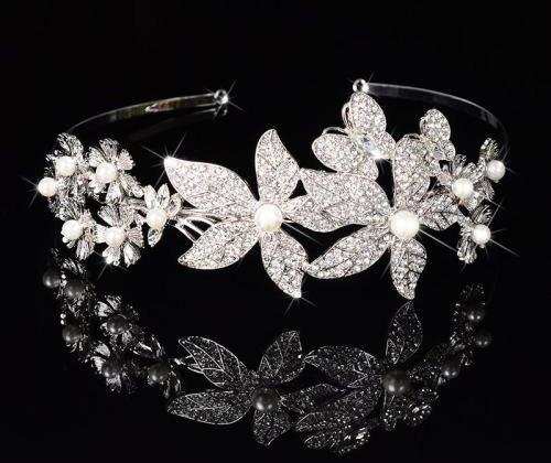 舜网 凭直觉你认为哪棵树后面有人，测你身边谁偷偷地喜欢你，爱情道路会一帆风顺吗