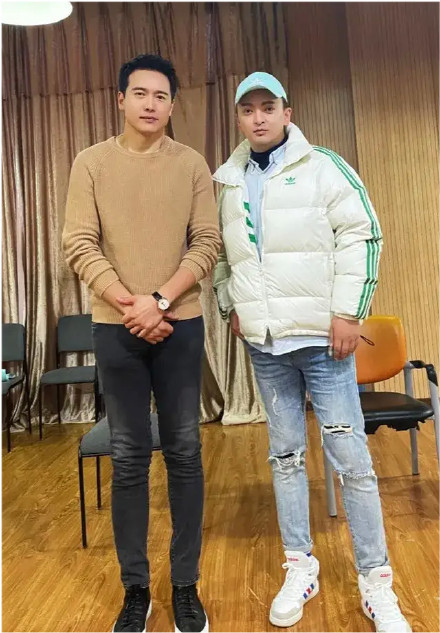 冰火凤|董璇带女儿与新男友滑雪?董璇获男方手拉手教学好甜蜜