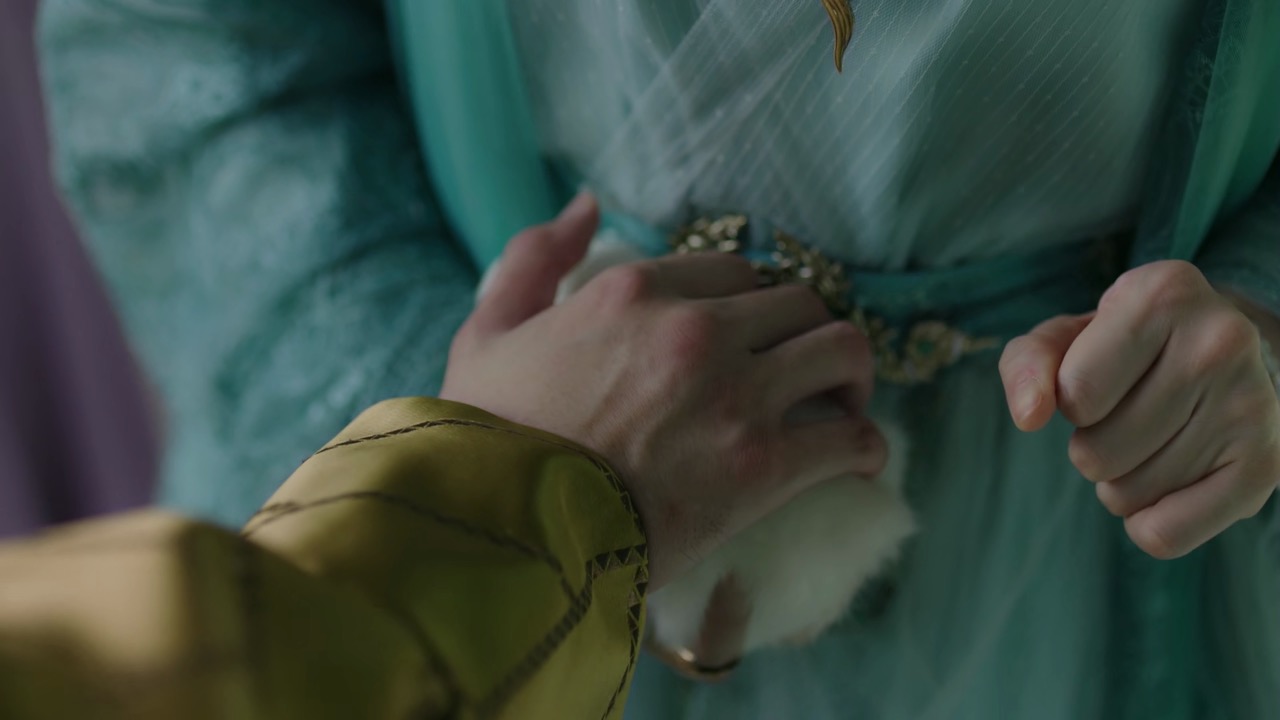 斛珠夫人|《斛珠夫人》疯狂皇帝和他的替身皇妃，追其火葬场的节奏