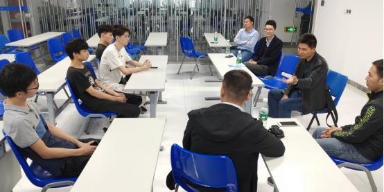 一更育儿|“985硕士”的无奈：已过而立之年月薪只有3500，没脸回家见父母