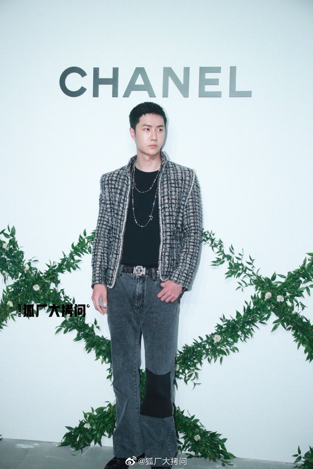 香奈儿|香奈儿酒会的男星，被吐槽简直是保安集会，陈伟霆我都没认出来？