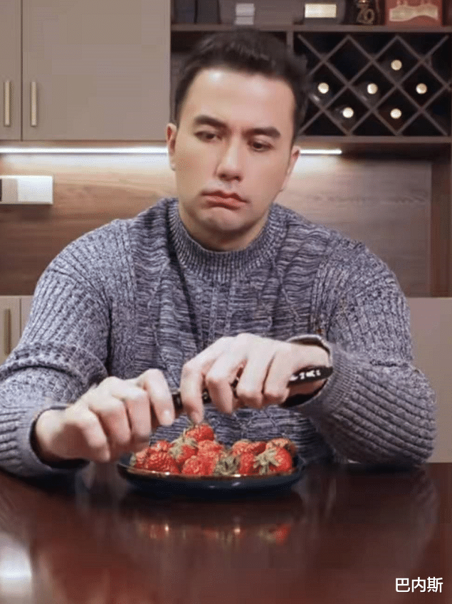 摆摊|黄志玮再扮“魔尊重楼”，有人替紫萱着急，当初瞎了眼没看上他