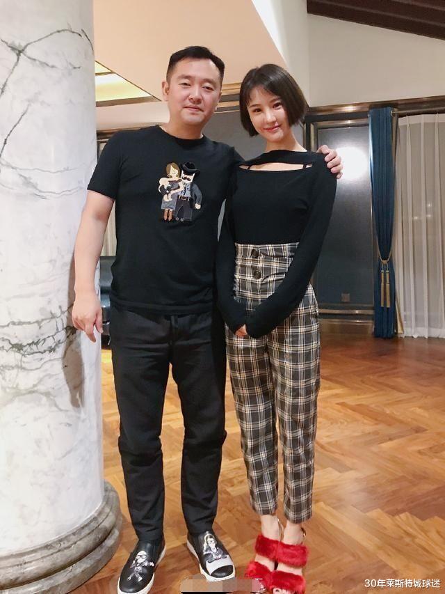 孔令辉|孔令辉现身被喊“孔指导”！他开心回应，为回归国乒留下一丝可能