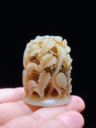 和田玉籽料|明 和田玉籽料 白玉 鹤纹 炉顶 摆件 把件