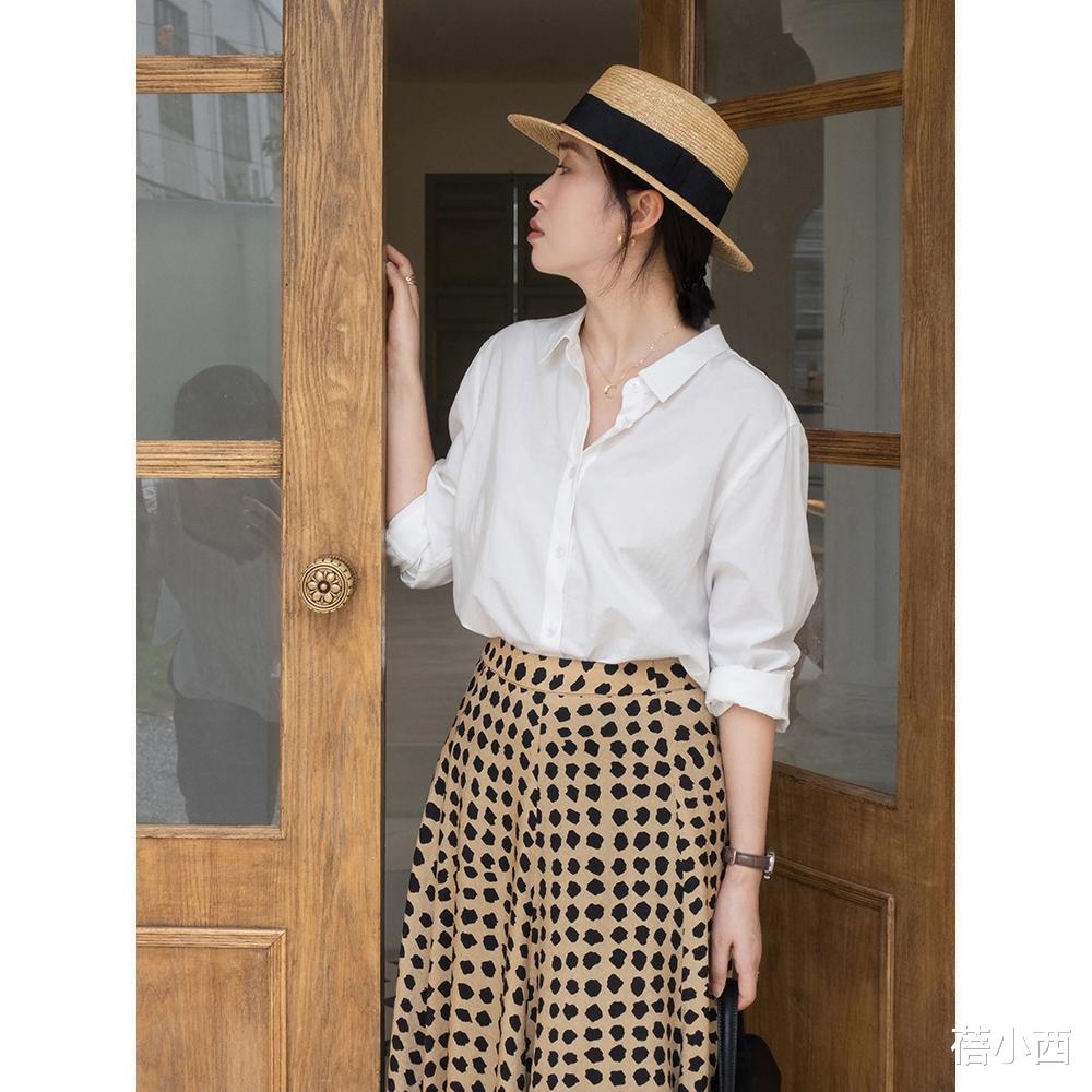 衬衫|职场女性多备“衬衫”，搭配阔腿裤、九分裤、半身裙，时髦又优雅