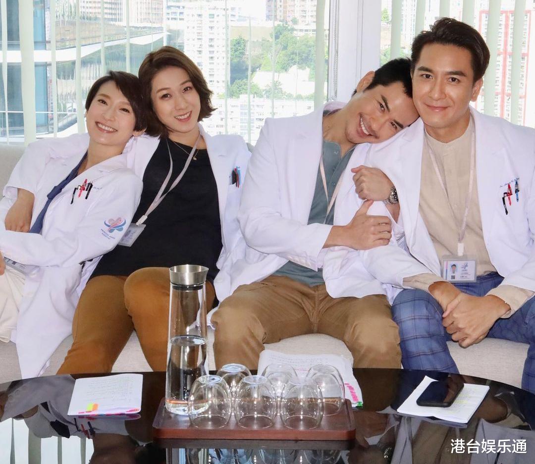 钟嘉欣|和TVB谈妥了？钟嘉欣表态争视后：对拿奖有信心，现在是幸福时刻