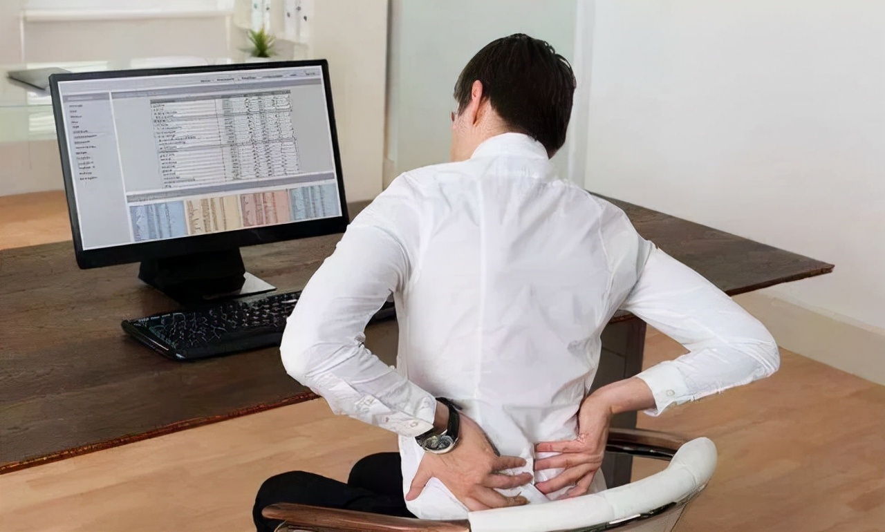 医生|腰间盘突出是“作”出来的？医生：4个坏习惯是“罪魁祸首”，趁早改掉