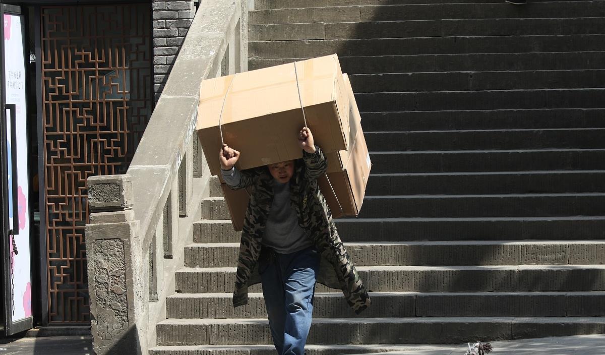 蛋妈陪娃|职场达人：比“杜拉拉”还牛的打工人——熬走老东家自己当老板！