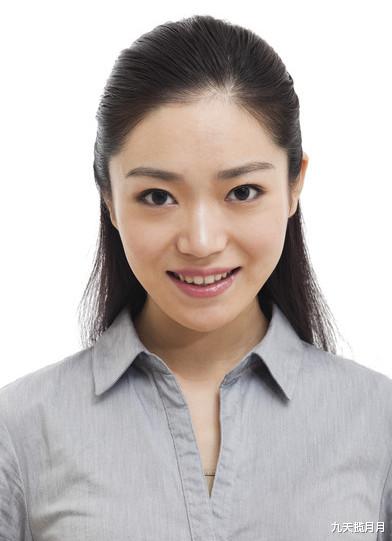 九天揽月月|女儿考上大学，继父狠心将女儿赶出家门，6年之后开豪车归来