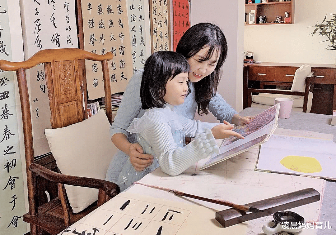 凌晨妈妈育儿|中秋节要到了,我准备与孩子来一次关于月亮的“四方会谈”