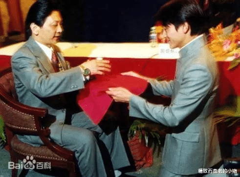 最好的我们|刘德华 4 次公开下跪 第 4 次感人肺腑