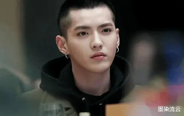 陈冠希|吴亦凡和陈冠希的经历异常相似，老陈玩的干净，吴亦凡有点少许的脏