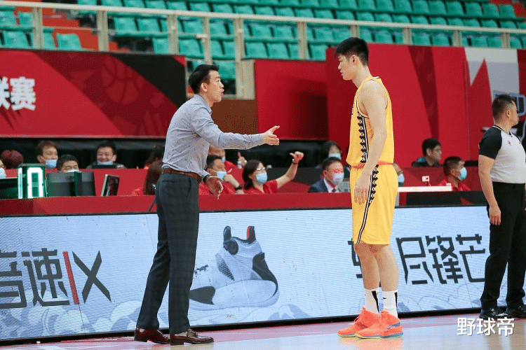 季后赛|场均38.2分9.5助10.9板,连MVP候选都没捞着?季后赛他要怒了