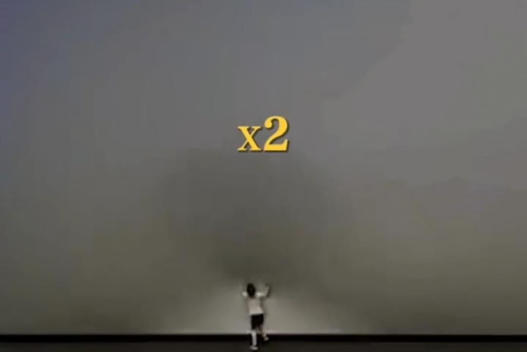 小海社会论 广东：电影结束后，小孩猛踹价值50万的幕布，期间未见家人阻止