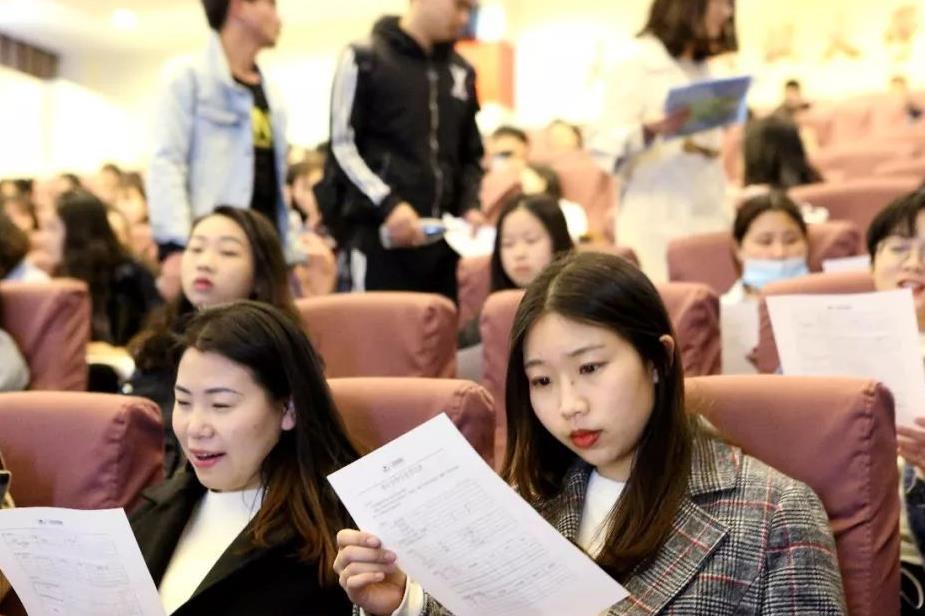 大学生|大公司面试官透露：这类大学生毕业，简历都不用看，直接被pass