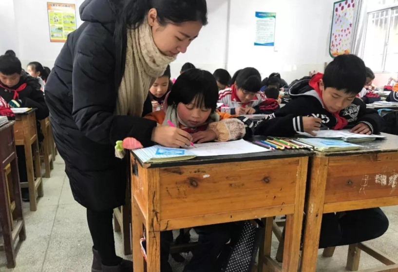 |这一事业编预计招聘10万人，女生更占优势，师范生的春天来了