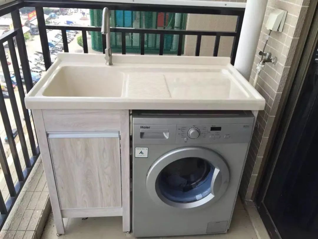 装修时尚家|我家阳台洗衣机为什么经常返水？看了邻居家设计，我才恍然大悟！