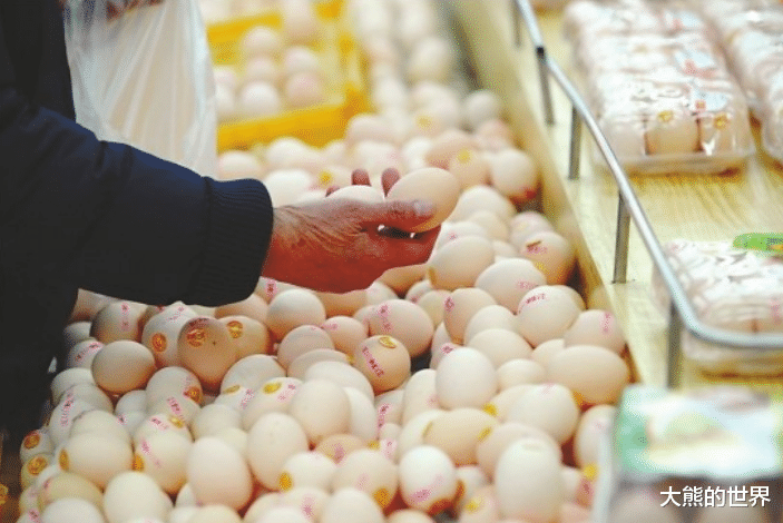 保存鸡蛋别直接冷藏,养鸡大姐教我一招,3个月不会坏,新鲜如初