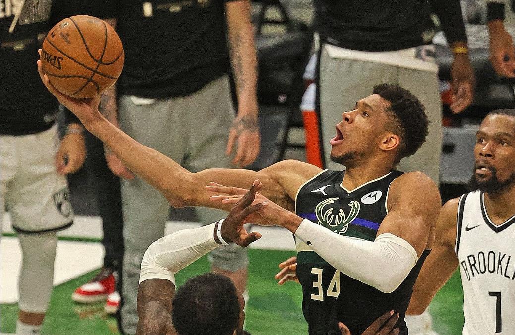 天话育儿|40+13,41+13,42+12,忍辱负重后爆发,字母夺冠历史地位超小卡