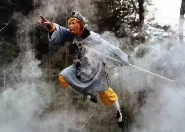 六小龄童|六小龄童30岁女儿至今未嫁，看到真实颜值后，网友：这谁敢娶啊