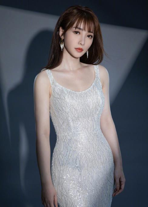 柳岩|柳岩性感照片来袭，你被撩到了吗