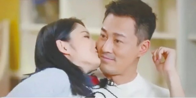 林峰|张馨月七夕卡点公开夫妻甜蜜互动,炫耀式自曝被林峯盯着吃药