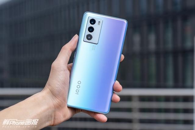 一加科技|電競黨的新游戲利器，三臺性能手機讓你如虎添翼