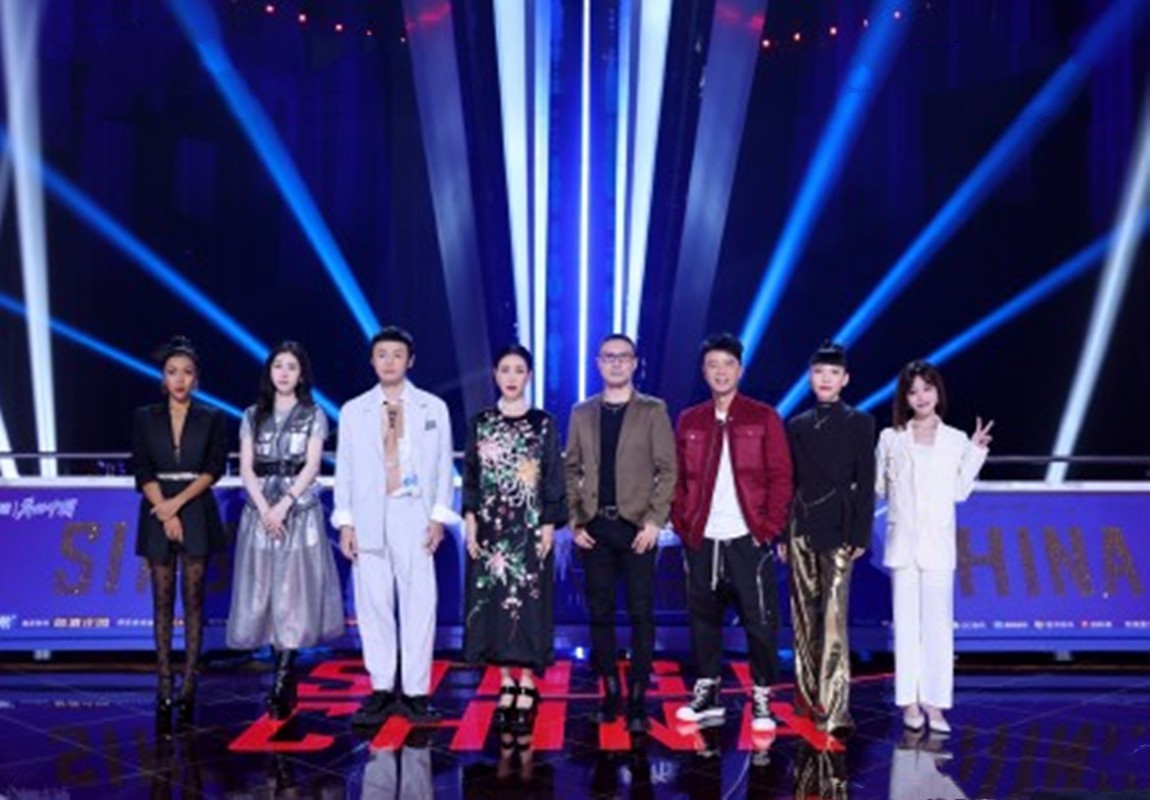 猫姐穿搭经|好声音发布会那英穿得比小花还抢镜，穿印花裙惊艳全场不愧是浪姐