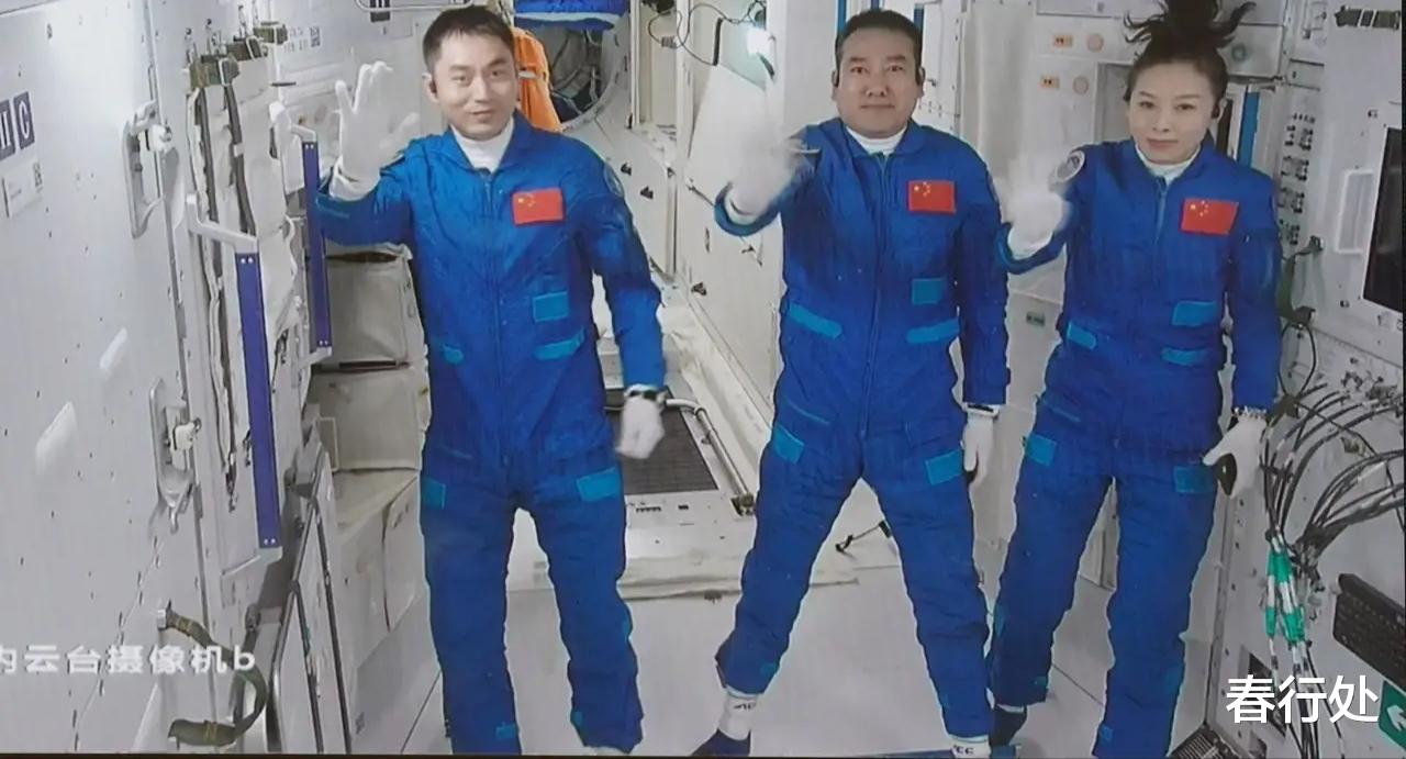 王亚平:感觉良好。翟志刚:感觉良好。叶光富:感觉良好
