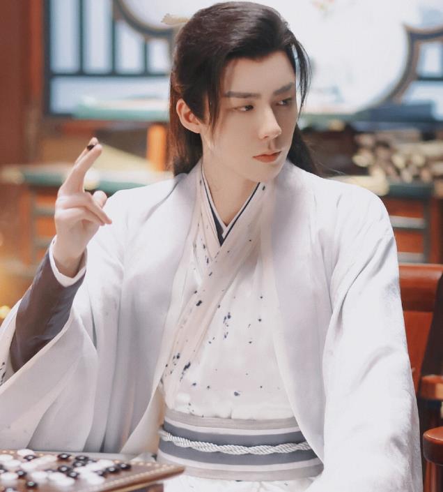 刘宇宁|刘宇宁又接到了王炸剧本，搭档秦俊杰、黄梦莹，男二人设不输男主