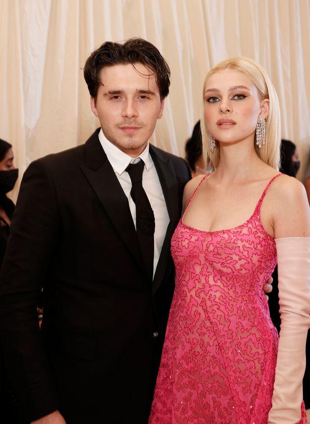 布鲁克林|时尚界春晚Met Gala上记者没认出贝克汉姆大公子，导致其尴尬离场