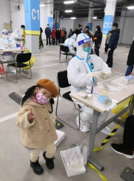 “妈妈你真棒！”大连女护士采样点巧遇女儿，眼泪止不住了