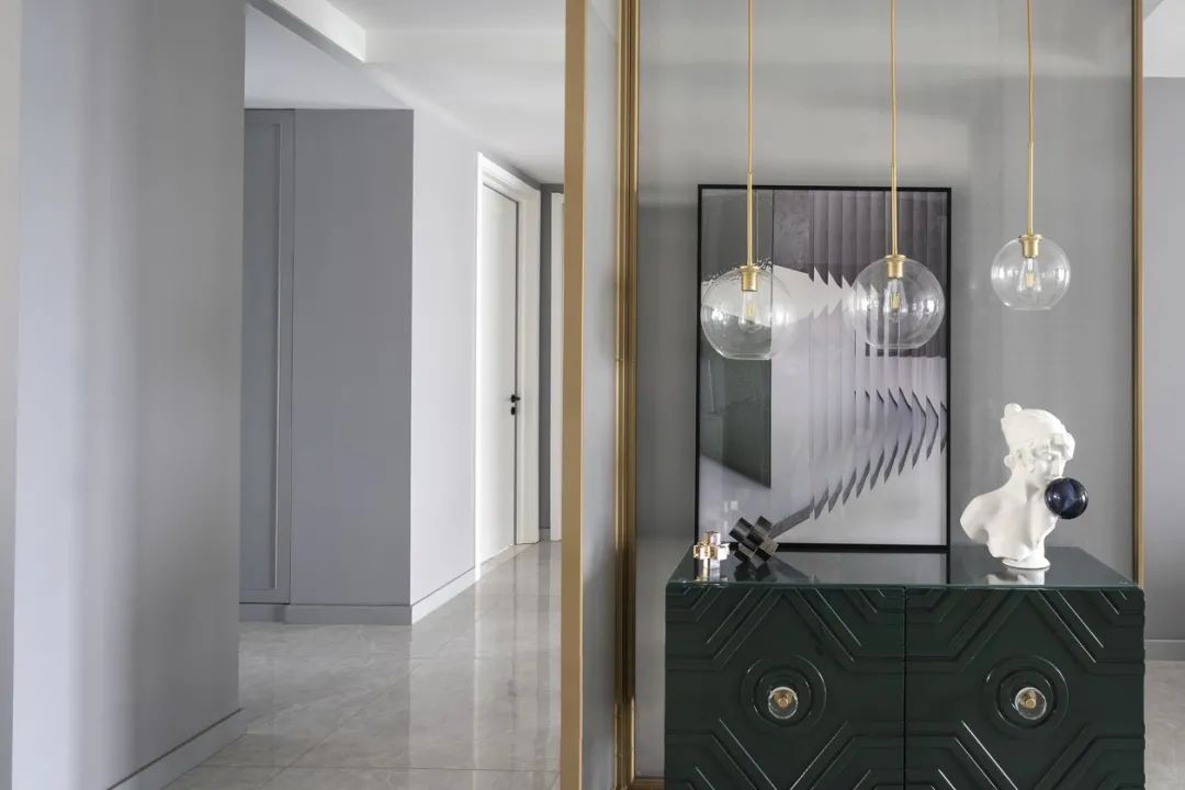 200m2轻美式之家:灰白质感+宝藏细节,满分又高能!