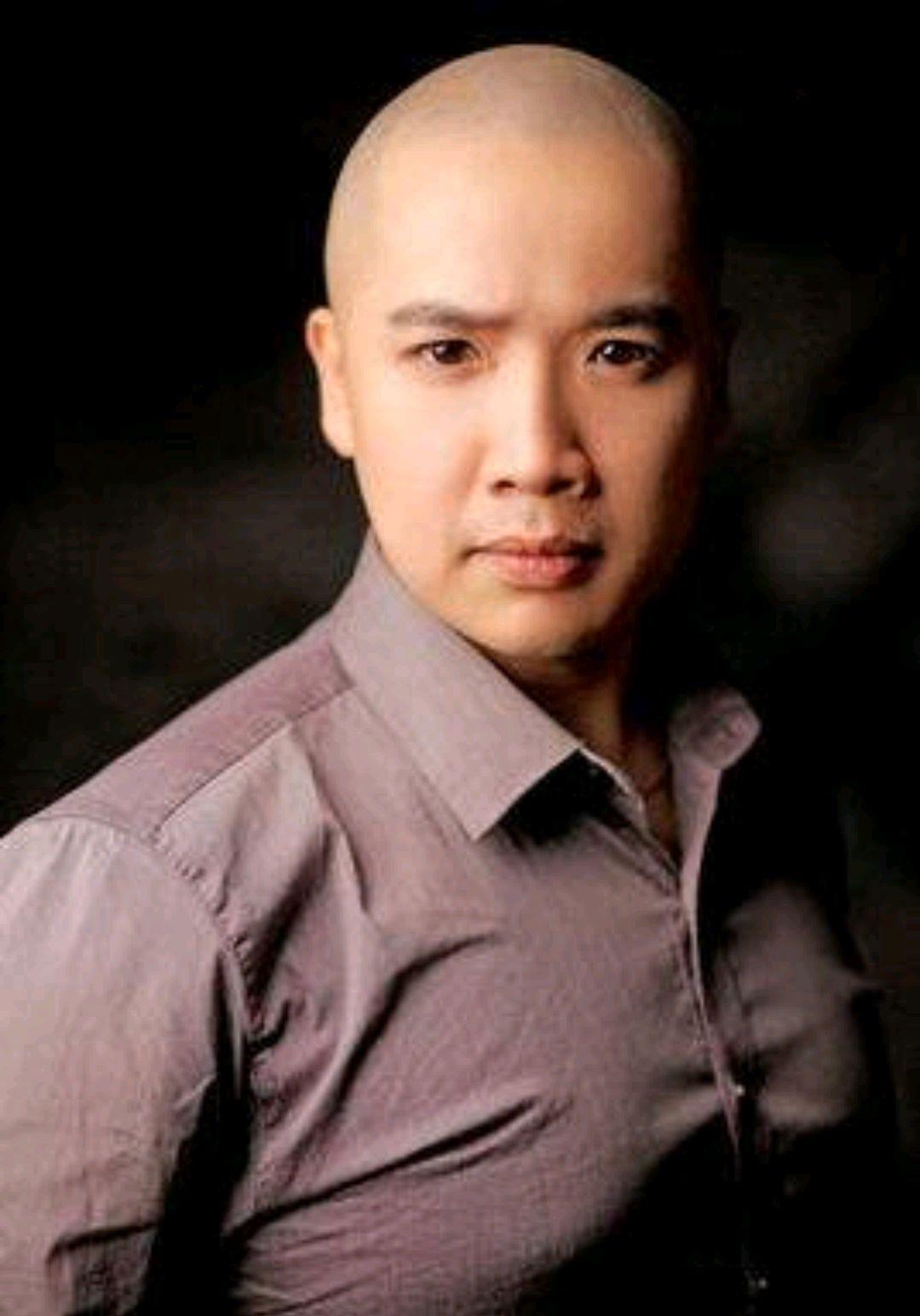 董洪松|京剧演员董洪松上海挨倒好后发文道歉,可同事却称观众叫倒好太low